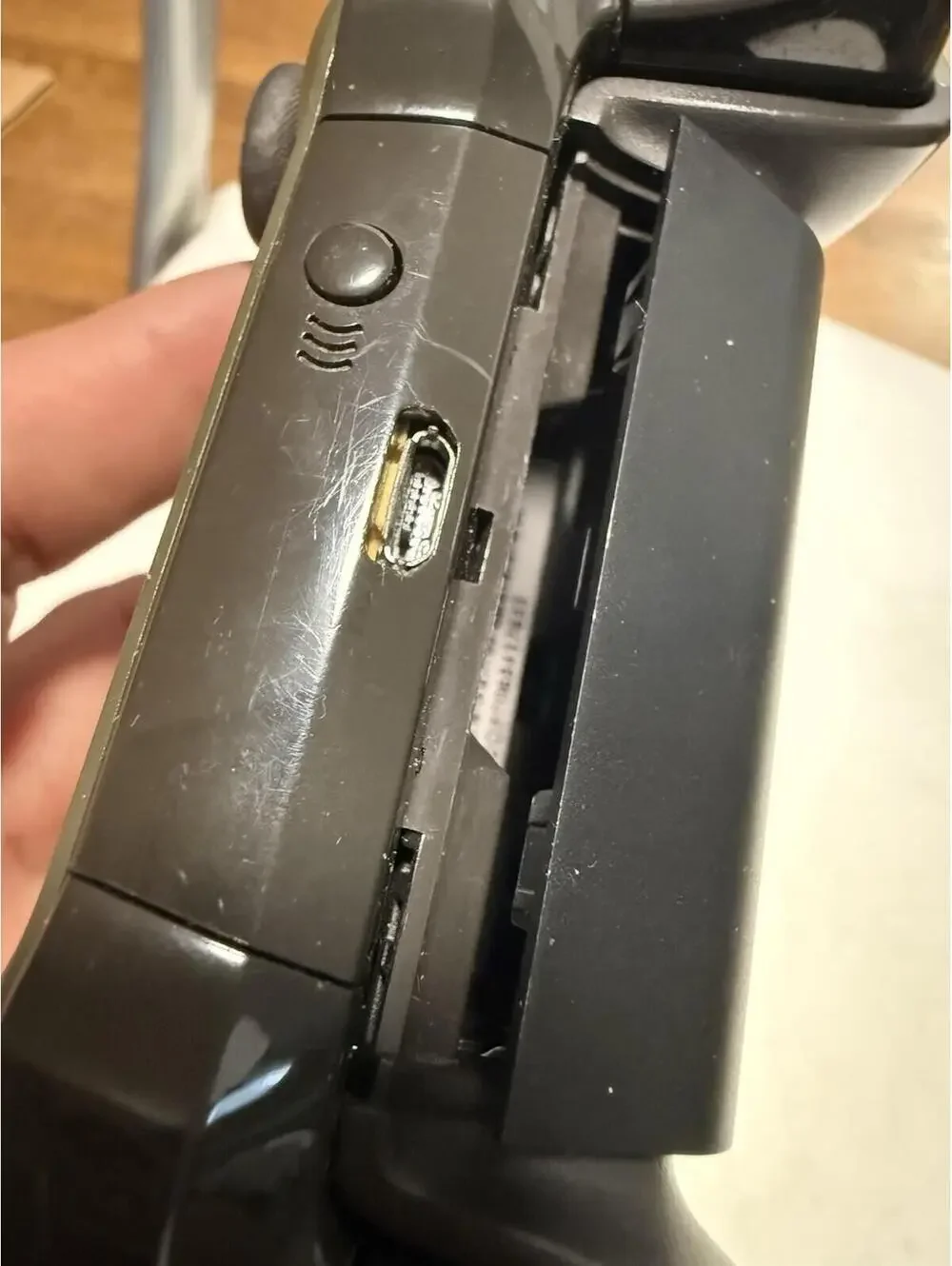 Xbox One Wireless Controller ,Green , Good Condition, Battery Cover Broke ( Read